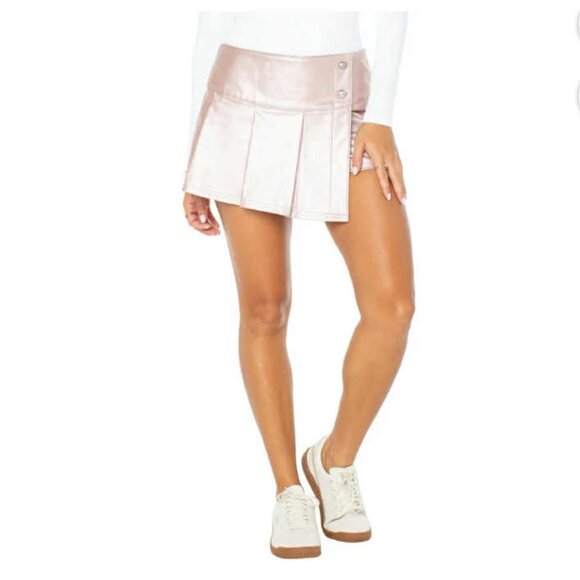 Celebrity Pink Dresses & Skirts - Celebrity Pink Women's Faux Leather Pleated Metalic Pink  Skort  NEW